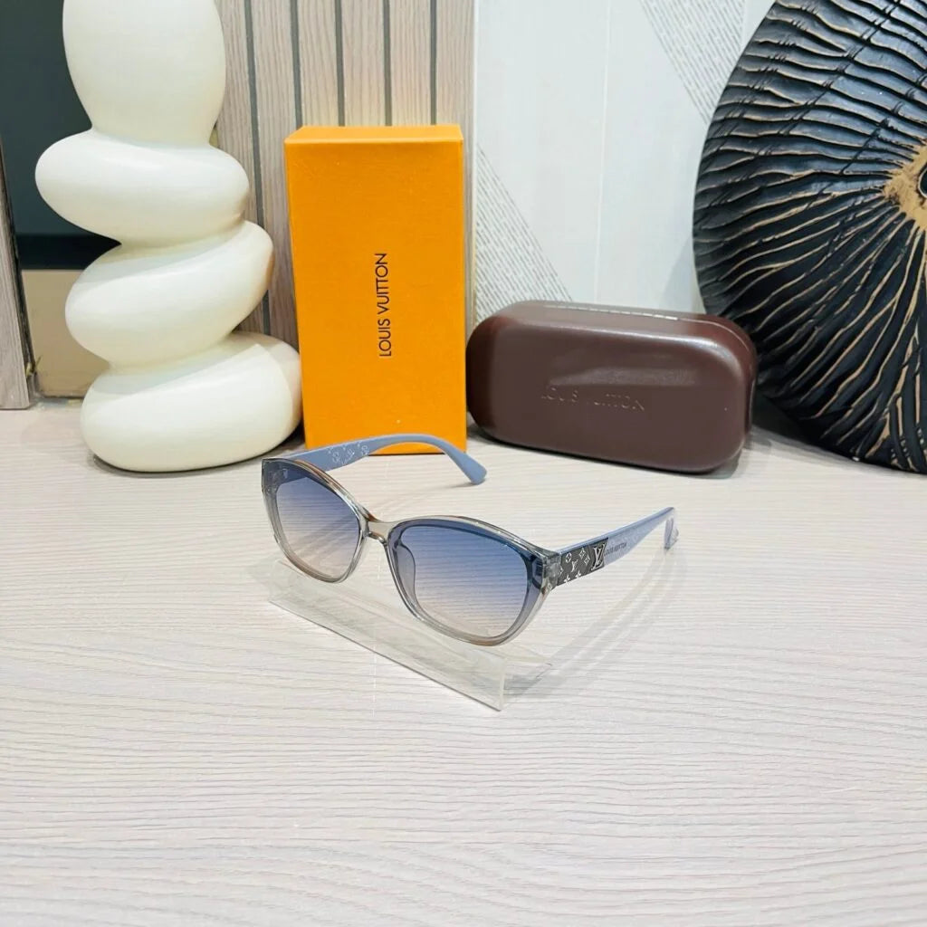 Lou_is Vuitt_on Women’s SKY BLUE Sunglasses